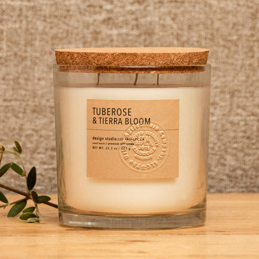22.5 oz Tuberose & Tierra Bloom Scented Candle